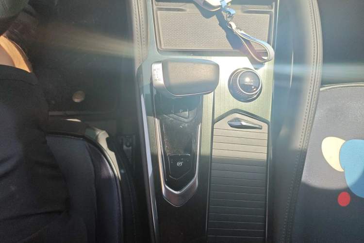 Used Geely Auto Monjaro L 2021 2.0TD DCT EVO Two-Wheel Drive Smart Luxury Version Gear Lever