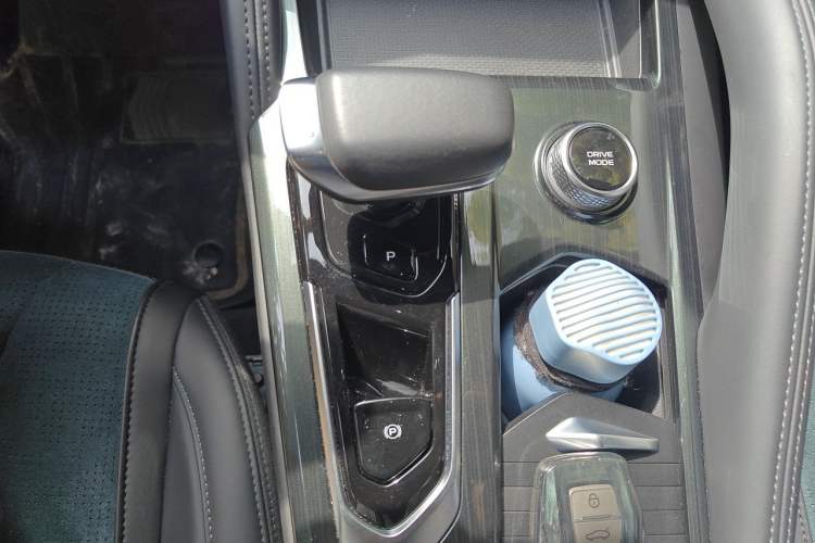Used Geely Auto Monjaro L 2021 2.0TD DCT EVO Two-Wheel Drive Prestige Version Gear Lever