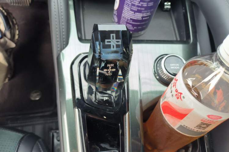 Used Geely Auto Monjaro L 2021 2.0TD DCT EVO Two-Wheel Drive Prestige Version Gear Lever