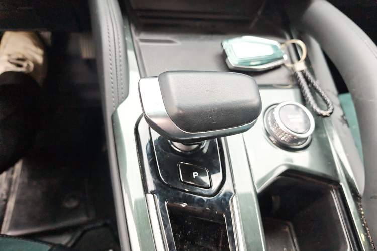 Used Geely Auto Monjaro L 2021 2.0TD DCT EVO Two-Wheel Drive Smart Luxury Version Gear Lever