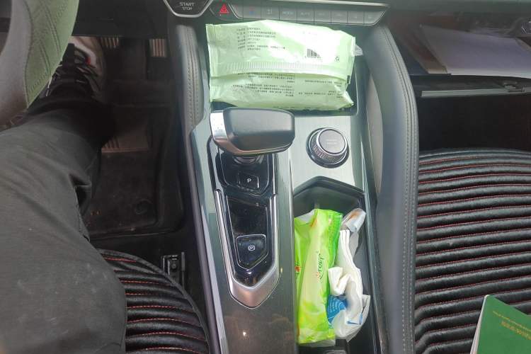 Used Geely Auto Monjaro L 2021 2.0TD DCT EVO Two-Wheel Drive Prestige Version Gear Lever