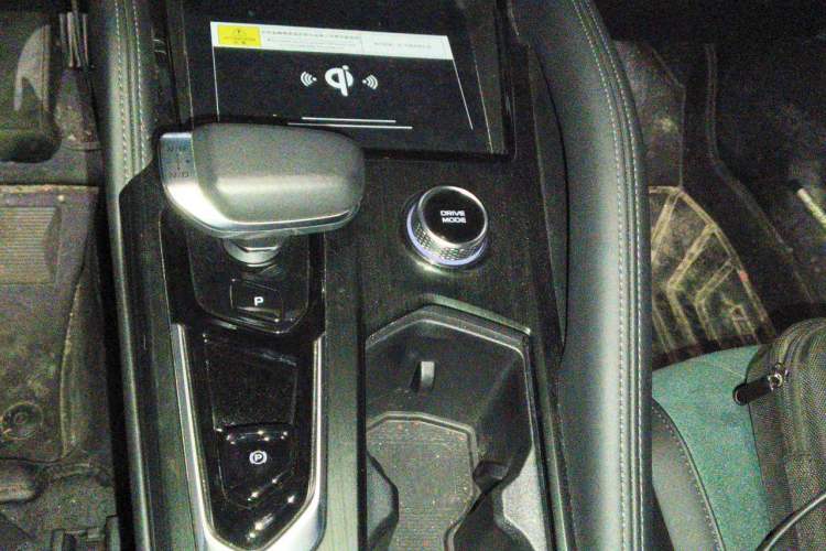 Used Geely Auto Monjaro L 2021 2.0TD High-Power Automatic All-Wheel Drive Luxury Version Gear Lever