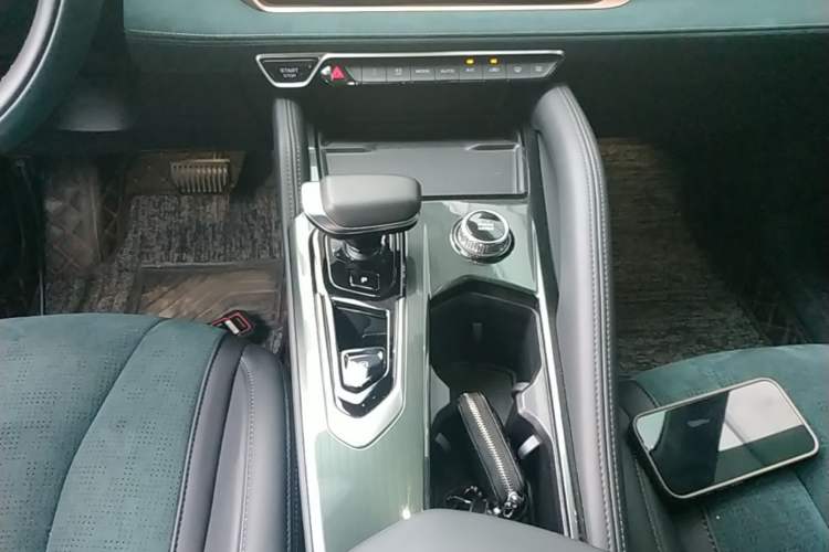 Used Geely Auto Monjaro L 2021 2.0TD DCT EVO Two-Wheel Drive Smart Luxury Version Gear Lever