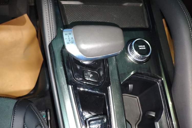 Used Geely Auto Monjaro L 2021 2.0TD High-Power Automatic All-Wheel-Drive Flagship Version Gear Lever