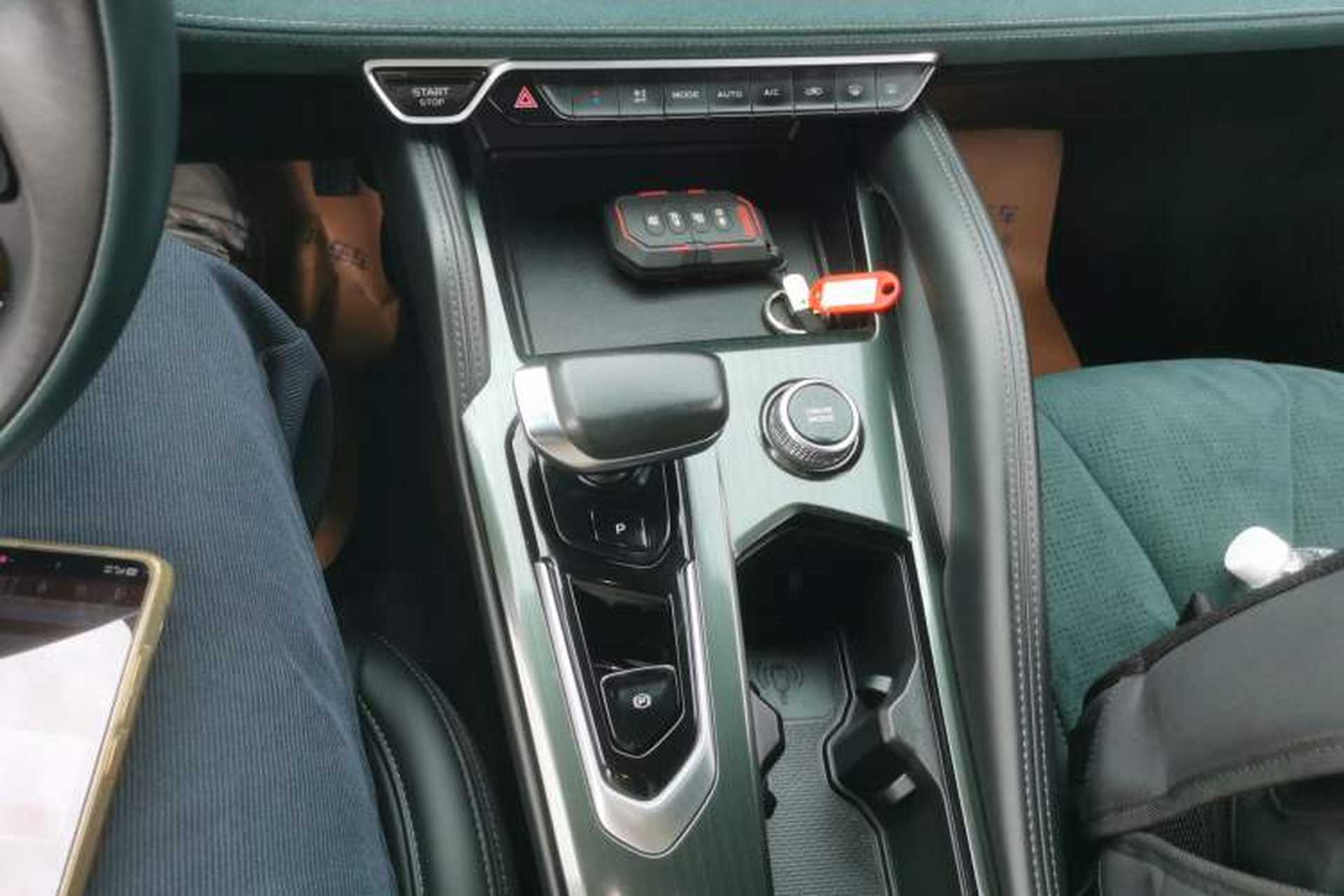 Used Geely Auto Monjaro L 2021 2.0TD DCT EVO Two-Wheel Drive Prestige Version Gear Lever