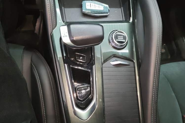 Used Geely Auto Monjaro L 2021 2.0TD DCT EVO Two-Wheel Drive Prestige Version Gear Lever