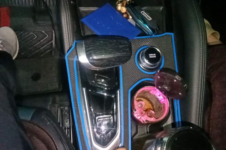 Used Geely Auto Monjaro L 2021 2.0TD High-Power Automatic All-Wheel-Drive Flagship Version Gear Lever