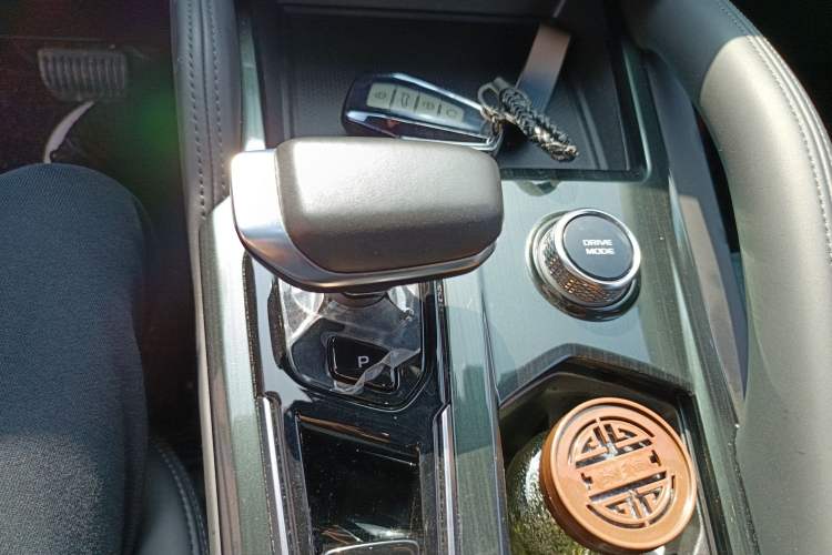 Used Geely Auto Monjaro L 2021 2.0TD DCT EVO Two-Wheel Drive Prestige Version Gear Lever