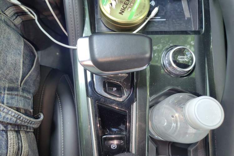 Used Geely Auto Monjaro L 2021 2.0TD DCT EVO Two-Wheel Drive Prestige Version Gear Lever