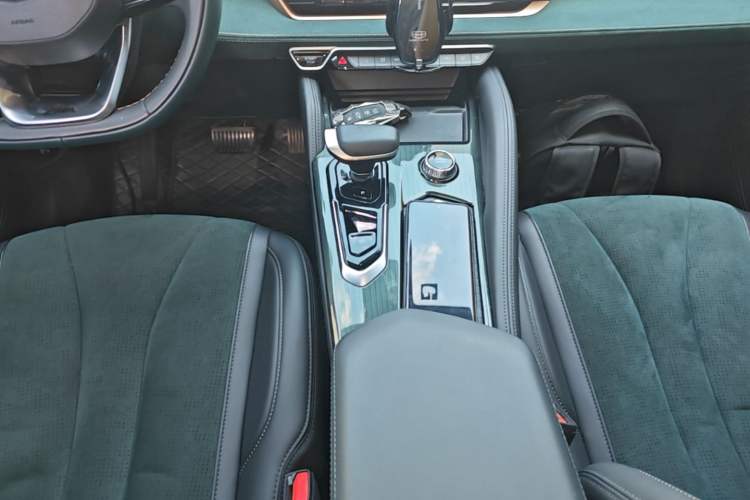 Used Geely Auto Monjaro L 2021 2.0TD DCT EVO Two-Wheel Drive Smart Luxury Version Gear Lever