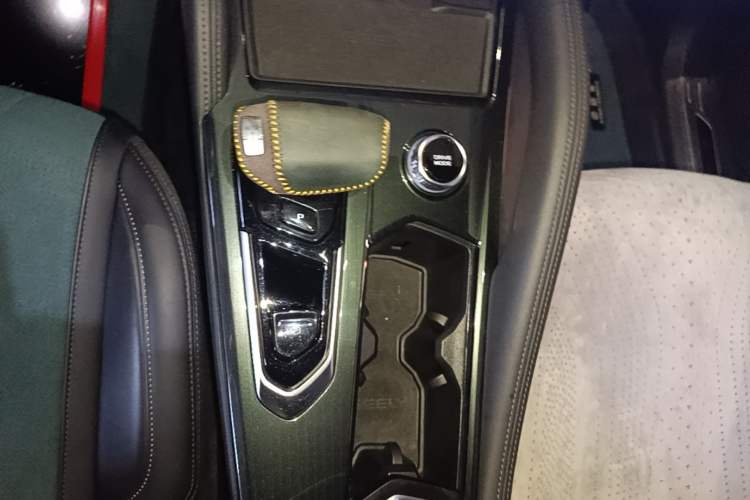 Used Geely Auto Monjaro L 2021 2.0TD High-Power Automatic All-Wheel-Drive Flagship Version Gear Lever