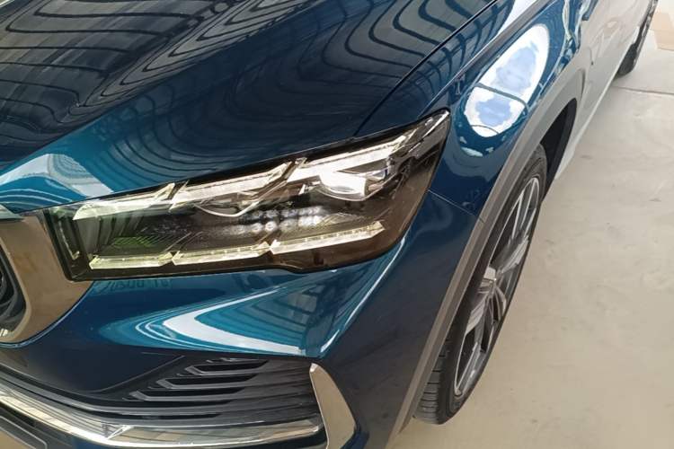 Used Geely Auto Monjaro L 2021 2.0TD High-Power Automatic All-Wheel Drive Luxury Version Left Front Headlight