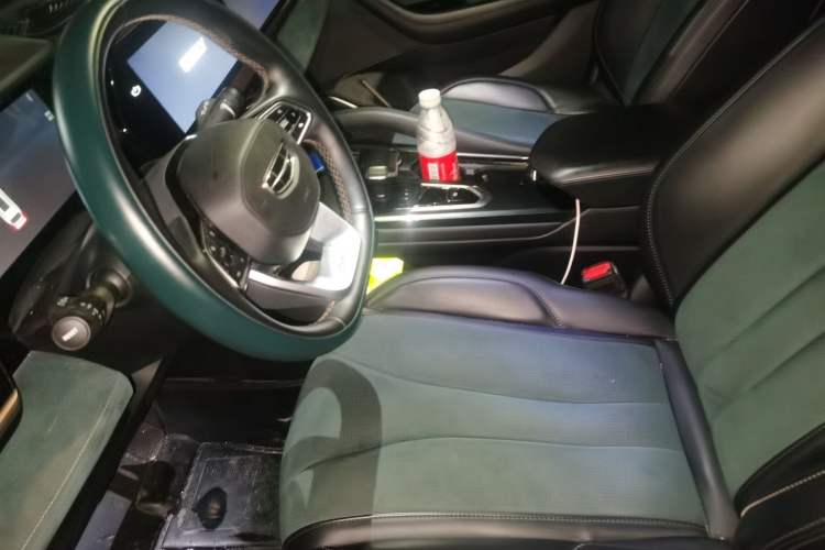Used Geely Auto Monjaro L 2021 2.0TD High-Power Automatic All-Wheel Drive Luxury Version Left Front Seat