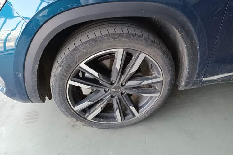 Used Geely Auto Monjaro L 2021 2.0TD High-Power Automatic All-Wheel-Drive Flagship Version Left Front Wheel Hub