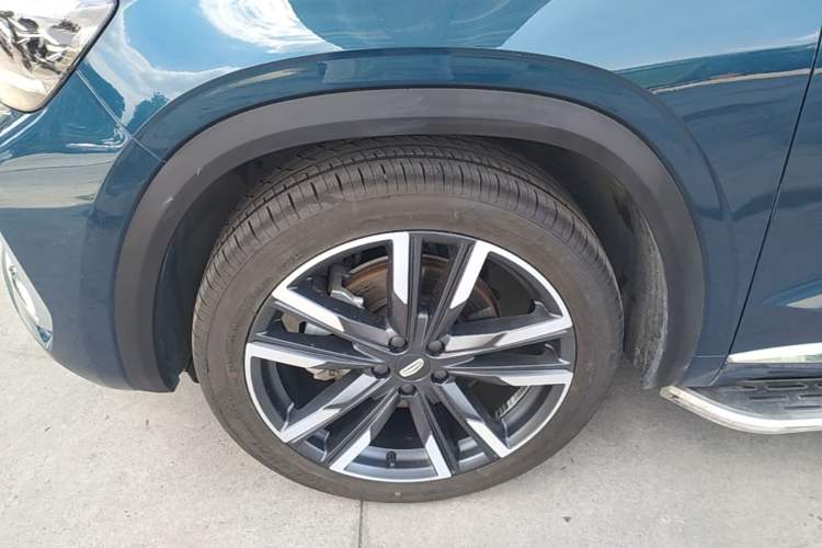 Used Geely Auto Monjaro L 2021 2.0TD DCT EVO Two-Wheel Drive Prestige Version Left Front Wheel Hub