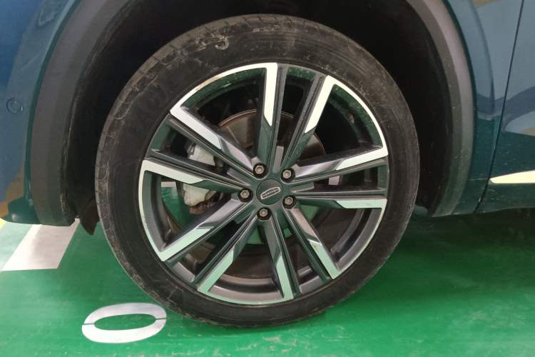 Used Geely Auto Monjaro L 2021 2.0TD DCT EVO Two-Wheel Drive Smart Luxury Version Left Front Wheel Hub
