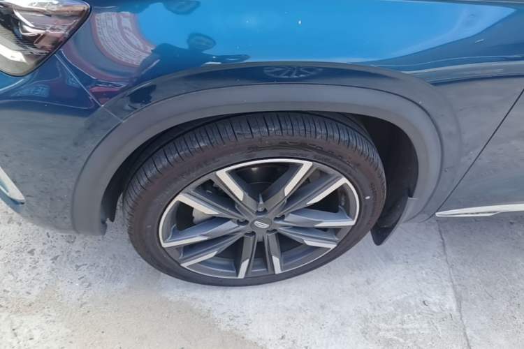 Used Geely Auto Monjaro L 2021 2.0TD DCT EVO Two-Wheel Drive Prestige Version Left Front Wheel Hub
