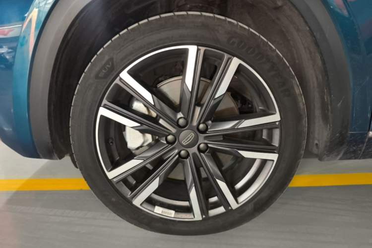 Used Geely Auto Monjaro L 2021 2.0TD High-Power Automatic All-Wheel Drive Luxury Version Left Front Wheel Hub