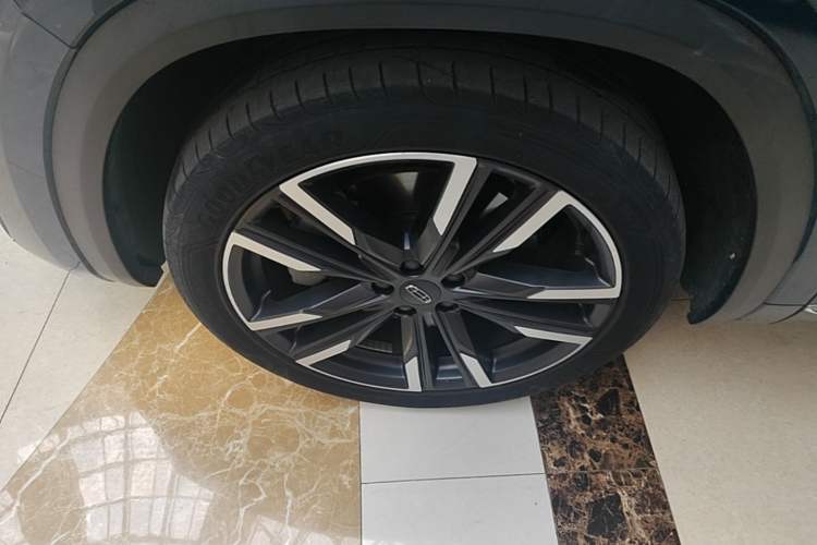Used Geely Auto Monjaro L 2021 2.0TD High-Power Automatic All-Wheel Drive Luxury Version Left Front Wheel Hub