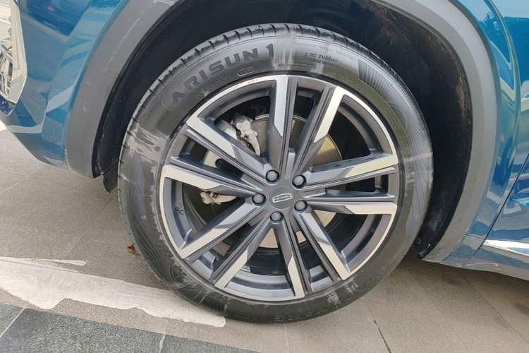 Used Geely Auto Monjaro L 2021 2.0TD High-Power Automatic All-Wheel Drive Luxury Version Left Front Wheel Hub