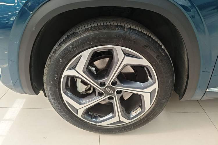 Used Geely Auto Monjaro L 2021 2.0TD DCT EVO Two-Wheel Drive Prestige Version Left Front Wheel Hub