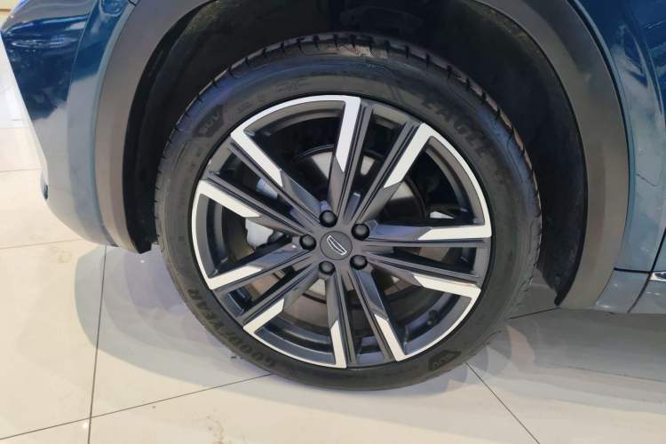 Used Geely Auto Monjaro L 2021 2.0TD DCT EVO Two-Wheel Drive Prestige Version Left Front Wheel Hub