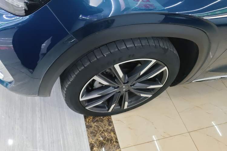 Used Geely Auto Monjaro L 2021 2.0TD DCT EVO Two-Wheel Drive Prestige Version Left Front Wheel Hub