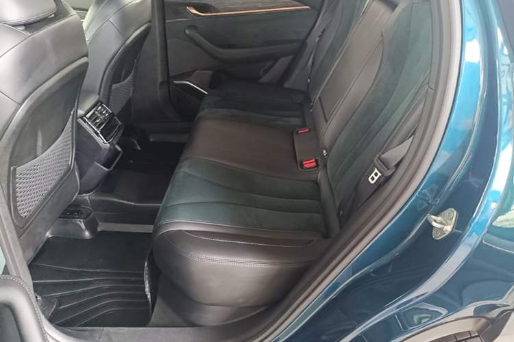 Used Geely Auto Monjaro L 2021 2.0TD High-Power Automatic All-Wheel Drive Luxury Version Left Rear Seat