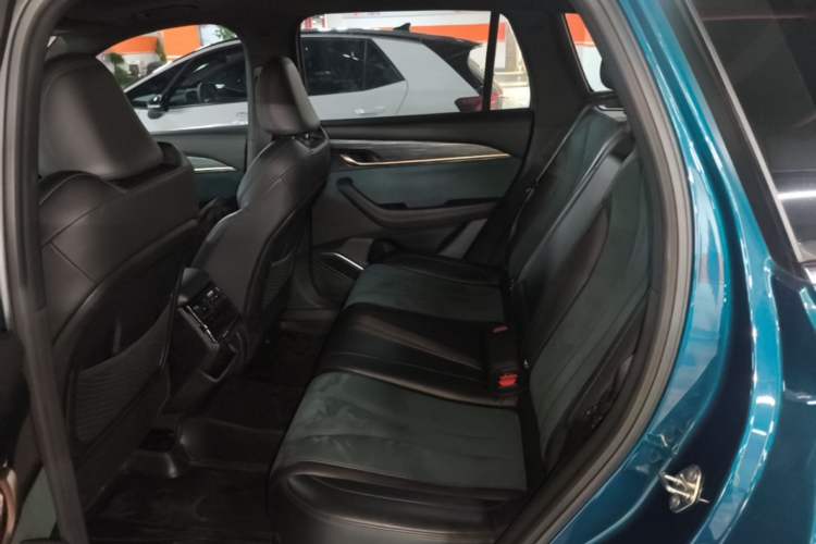 Used Geely Auto Monjaro L 2021 2.0TD High-Power Automatic All-Wheel Drive Luxury Version Left Rear Seat