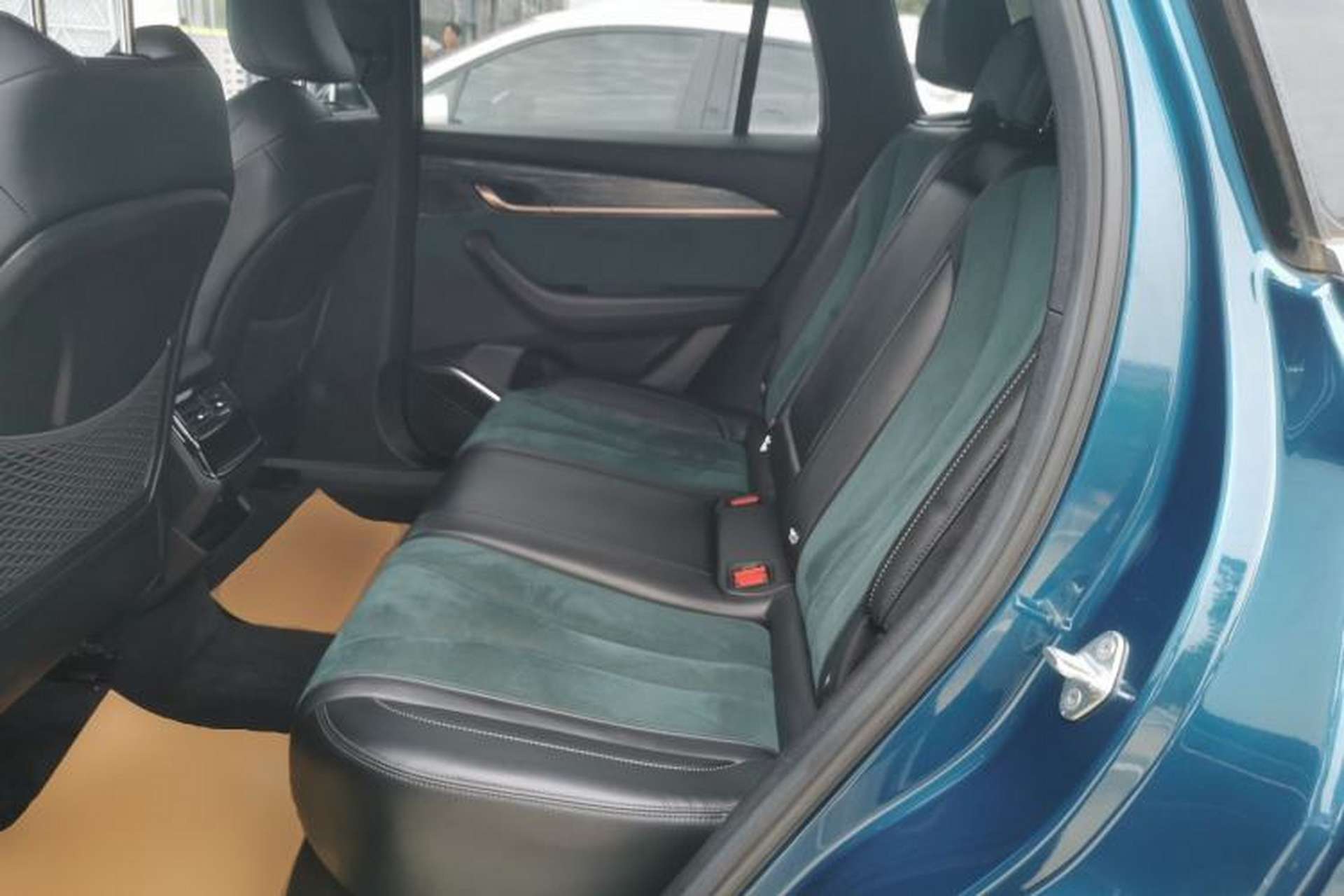 Used Geely Auto Monjaro L 2021 2.0TD DCT EVO Two-Wheel Drive Prestige Version Left Rear Seat