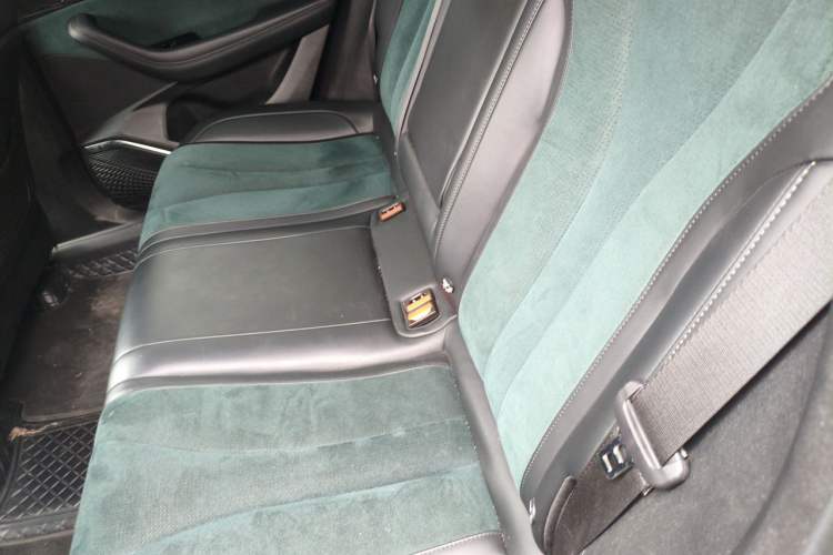 Used Geely Auto Monjaro L 2021 2.0TD DCT EVO Two-Wheel Drive Smart Luxury Version Left Rear Seat