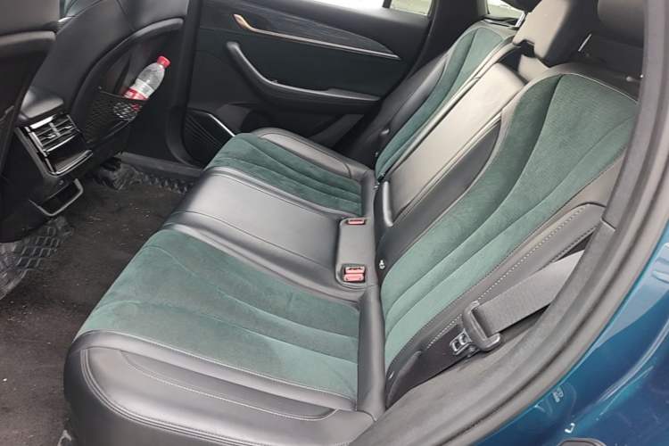 Used Geely Auto Monjaro L 2021 2.0TD DCT EVO Two-Wheel Drive Prestige Version Left Rear Seat
