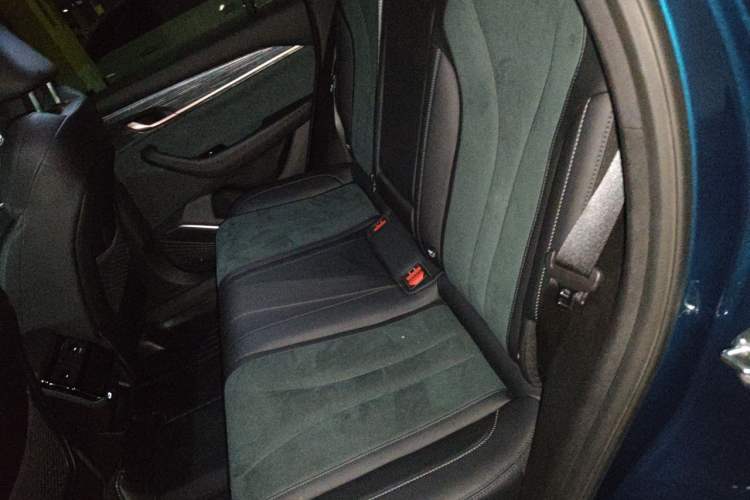 Used Geely Auto Monjaro L 2021 2.0TD DCT EVO Two-Wheel Drive Smart Luxury Version Left Rear Seat