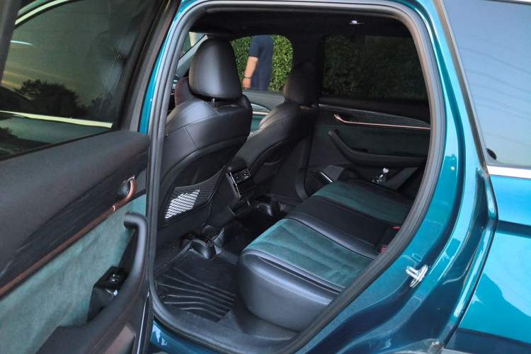 Used Geely Auto Monjaro L 2021 2.0TD DCT EVO Two-Wheel Drive Smart Luxury Version Left Rear Seat