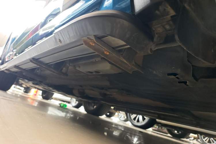 Used Geely Auto Monjaro L 2021 2.0TD DCT EVO Two-Wheel Drive Prestige Version Left Side Sill