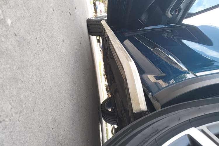 Used Geely Auto Monjaro L 2021 2.0TD DCT EVO Two-Wheel Drive Prestige Version Left Side Sill