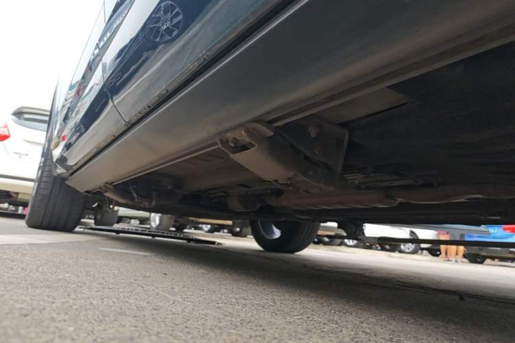 Used Geely Auto Monjaro L 2021 2.0TD High-Power Automatic All-Wheel-Drive Flagship Version Left Side Sill