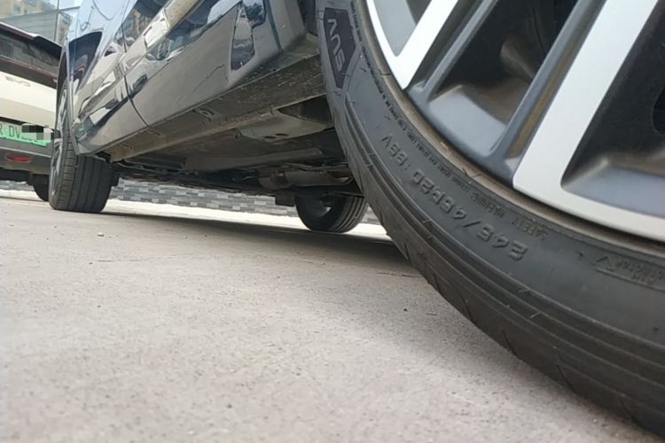 Used Geely Auto Monjaro L 2021 2.0TD DCT EVO Two-Wheel Drive Smart Luxury Version Left Side Sill