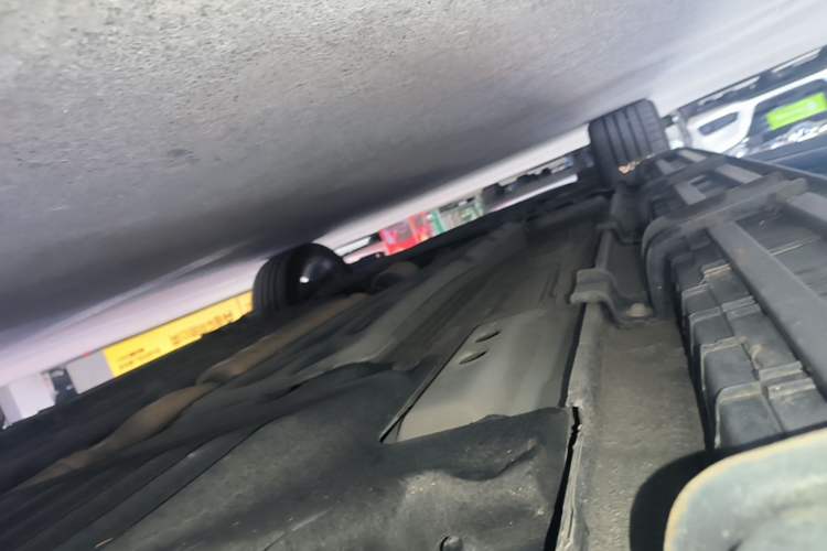 Used Geely Auto Monjaro L 2021 2.0TD High-Power Automatic All-Wheel-Drive Flagship Version Left Side Sill