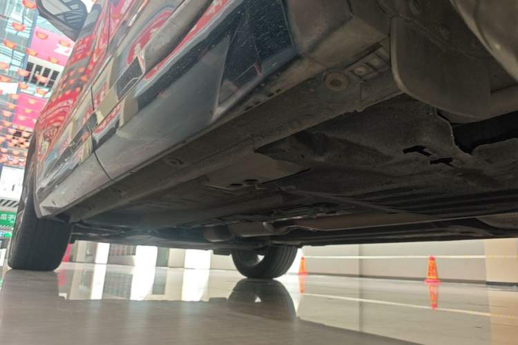 Used Geely Auto Monjaro L 2021 2.0TD DCT EVO Two-Wheel Drive Smart Luxury Version Left Side Sill