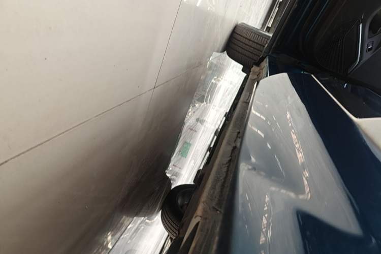 Used Geely Auto Monjaro L 2021 2.0TD DCT EVO Two-Wheel Drive Prestige Version Left Side Sill