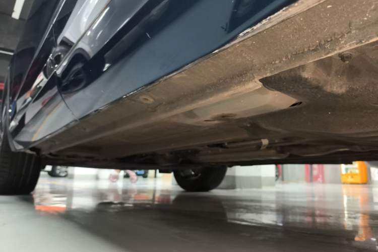 Used Geely Auto Monjaro L 2021 2.0TD High-Power Automatic All-Wheel Drive Luxury Version Left Side Sill