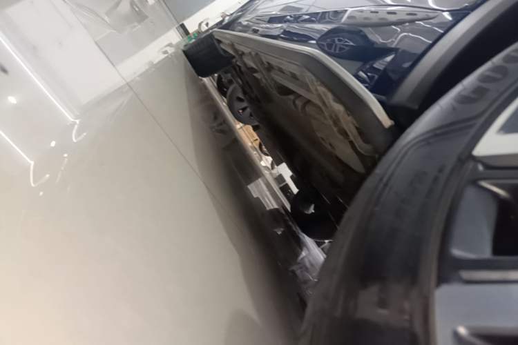 Used Geely Auto Monjaro L 2021 2.0TD DCT EVO Two-Wheel-Drive Flagship Version Left Side Sill