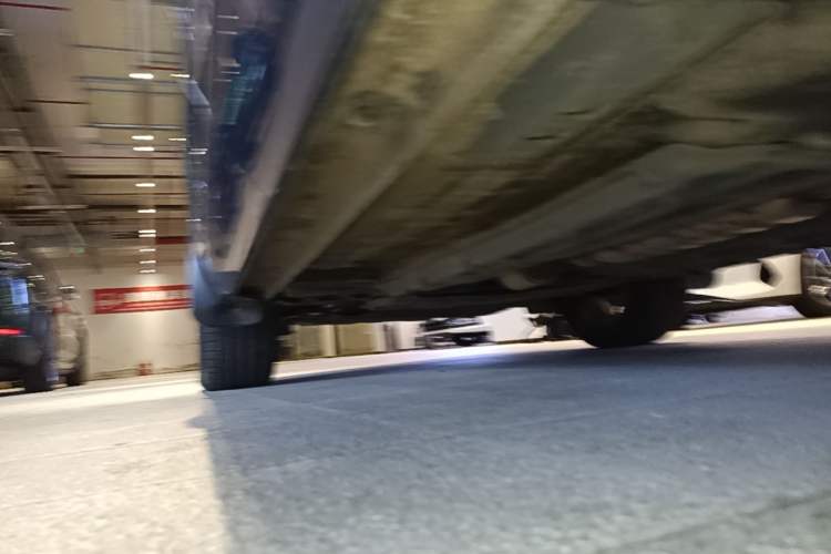 Used Geely Auto Monjaro L 2021 2.0TD High-Power Automatic All-Wheel-Drive Flagship Version Left Side Sill