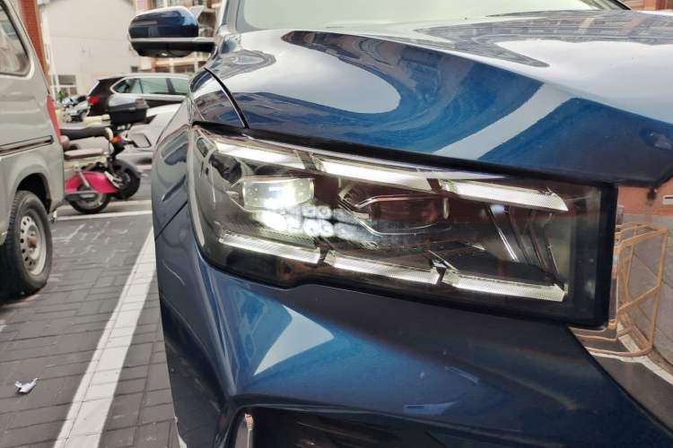 Used Geely Auto Monjaro L 2021 2.0TD DCT EVO Two-Wheel Drive Smart Luxury Version Right Front Headlight