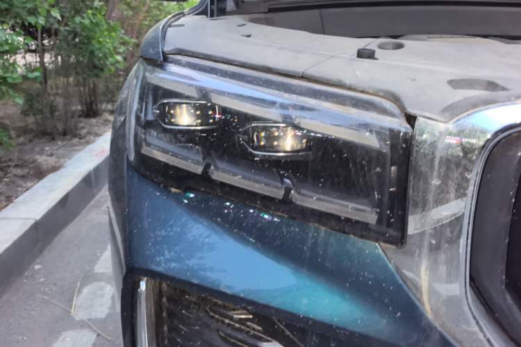 Used Geely Auto Monjaro L 2021 2.0TD DCT EVO Two-Wheel Drive Smart Luxury Version Right Front Headlight