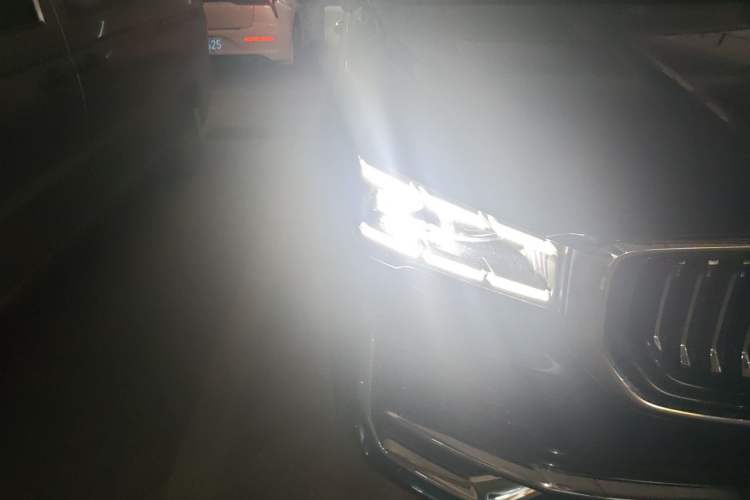 Used Geely Auto Monjaro L 2021 2.0TD DCT EVO Two-Wheel Drive Prestige Version Right Front Headlight
