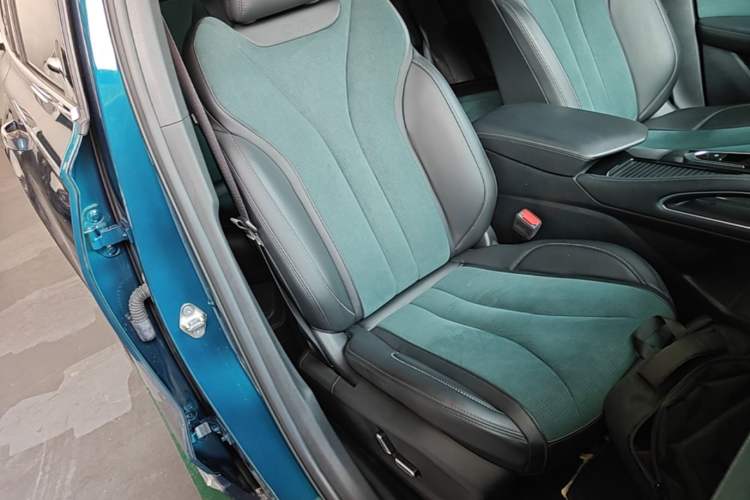 Used Geely Auto Monjaro L 2021 2.0TD DCT EVO Two-Wheel Drive Smart Luxury Version Right Front Seat