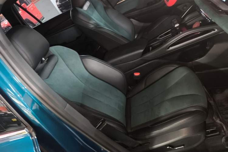 Used Geely Auto Monjaro L 2021 2.0TD High-Power Automatic All-Wheel Drive Luxury Version Right Front Seat