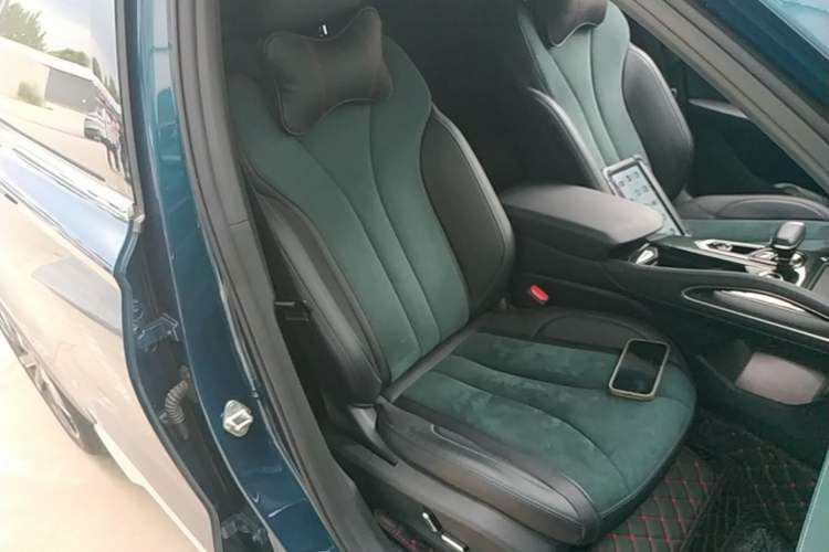 Used Geely Auto Monjaro L 2021 2.0TD DCT EVO Two-Wheel Drive Smart Luxury Version Right Front Seat